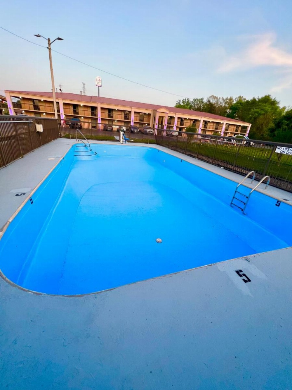 Days Inn by Wyndham Athens Image 12