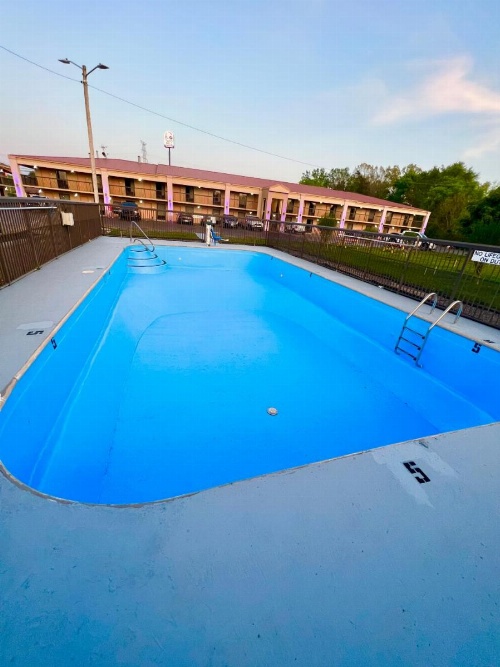 Days Inn by Wyndham Athens image 12