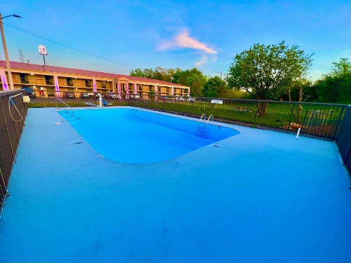 Days Inn by Wyndham Athens image 13