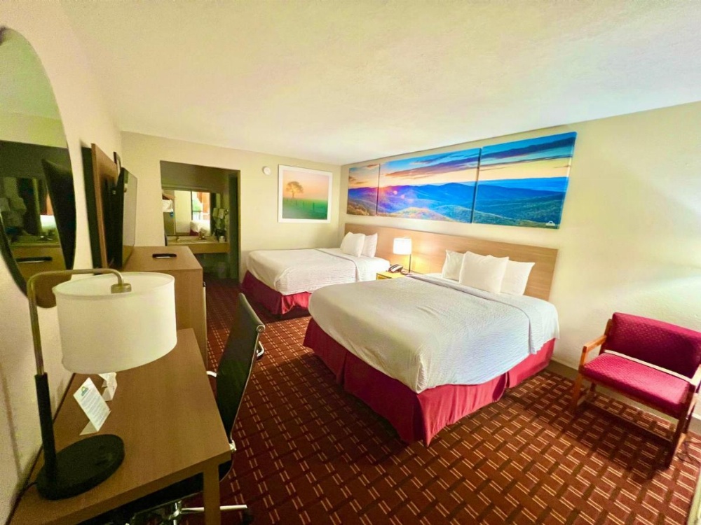 Days Inn by Wyndham Athens Image 16