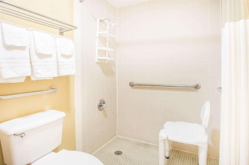 Days Inn by Wyndham Athens image 18