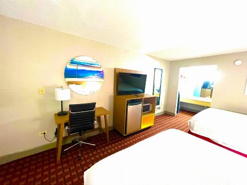 Days Inn by Wyndham Athens image 9